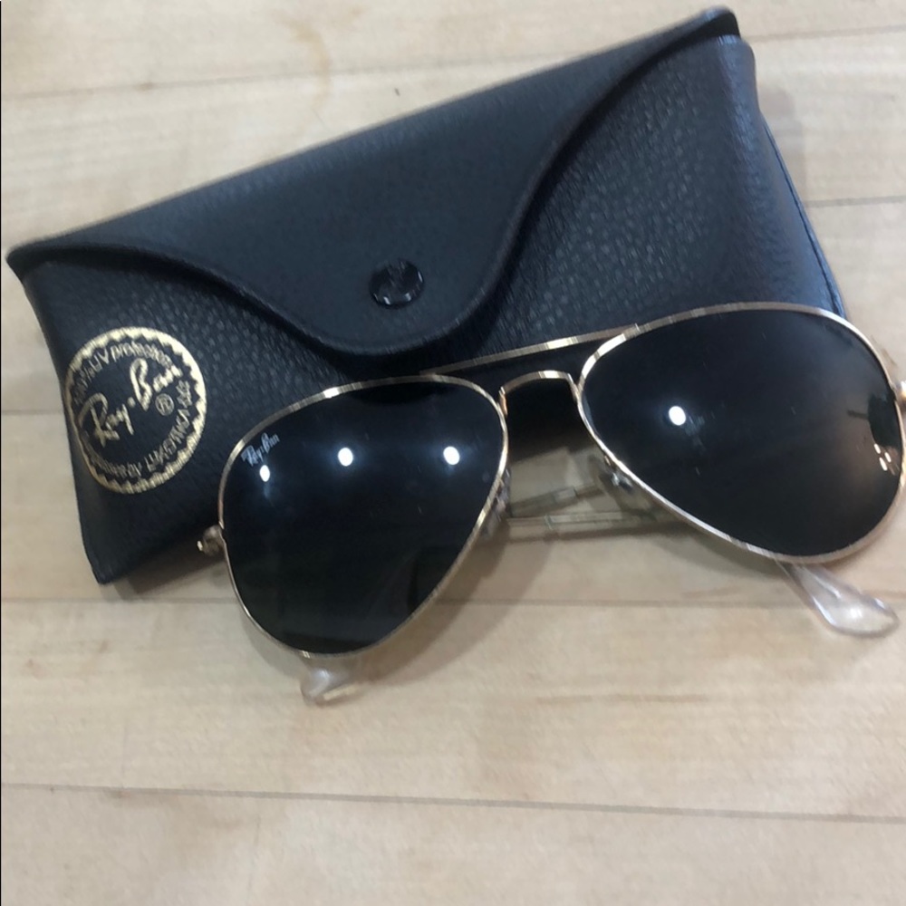 Ray Ban sunglasses with the cloth and case!